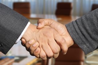 Ce serait l'objectif d'un médiateur cantonal qui aurait pour objectif d'éviter aussi souvent que possible le recours aux autorités judiciaires ou administratives.